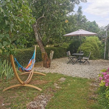 L'Enclos Bleu, Gite - Marais Poitevin Avec Piscine Chauffee Appartement Chaille-Les-Marais Buitenkant foto