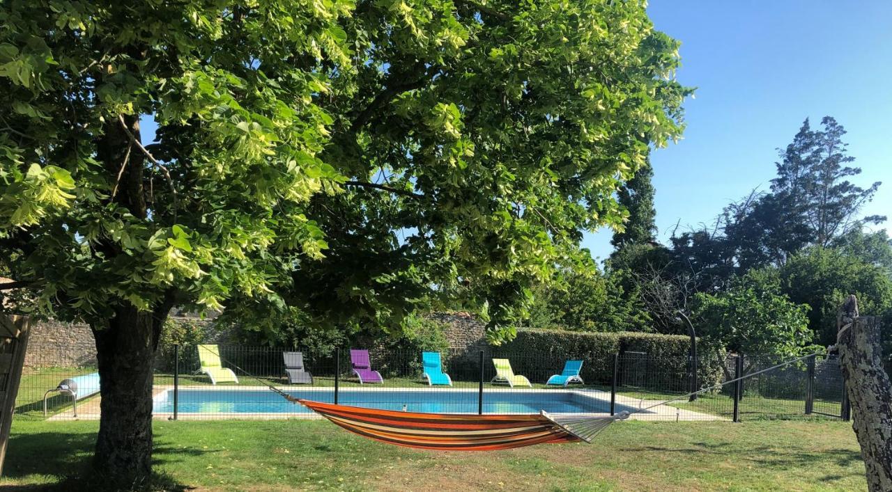 L'Enclos Bleu, Gite - Marais Poitevin Avec Piscine Chauffee Chaille-Les-Marais Buitenkant foto