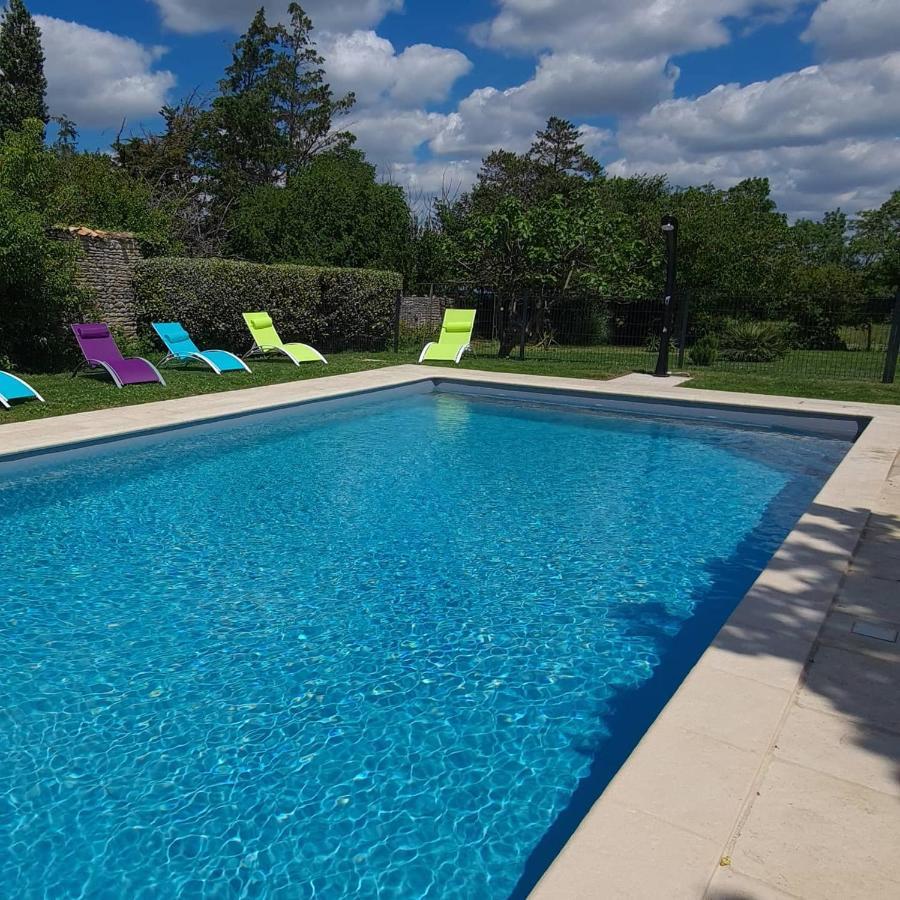 L'Enclos Bleu, Gite - Marais Poitevin Avec Piscine Chauffee Chaille-Les-Marais Buitenkant foto