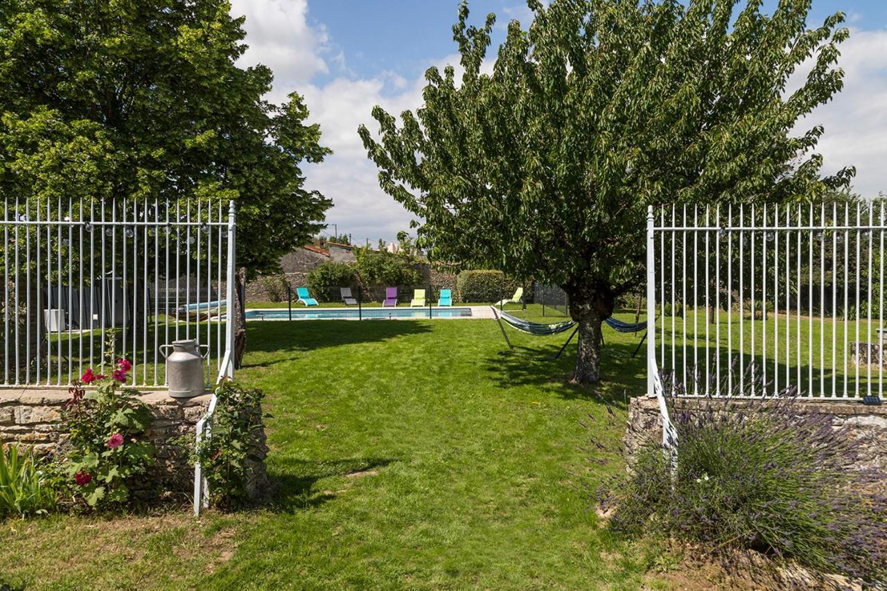 L'Enclos Bleu, Gite - Marais Poitevin Avec Piscine Chauffee Appartement Chaille-Les-Marais Buitenkant foto