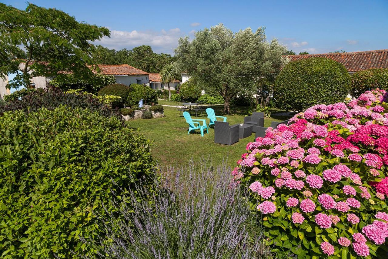 L'Enclos Bleu, Gite - Marais Poitevin Avec Piscine Chauffee Appartement Chaille-Les-Marais Buitenkant foto