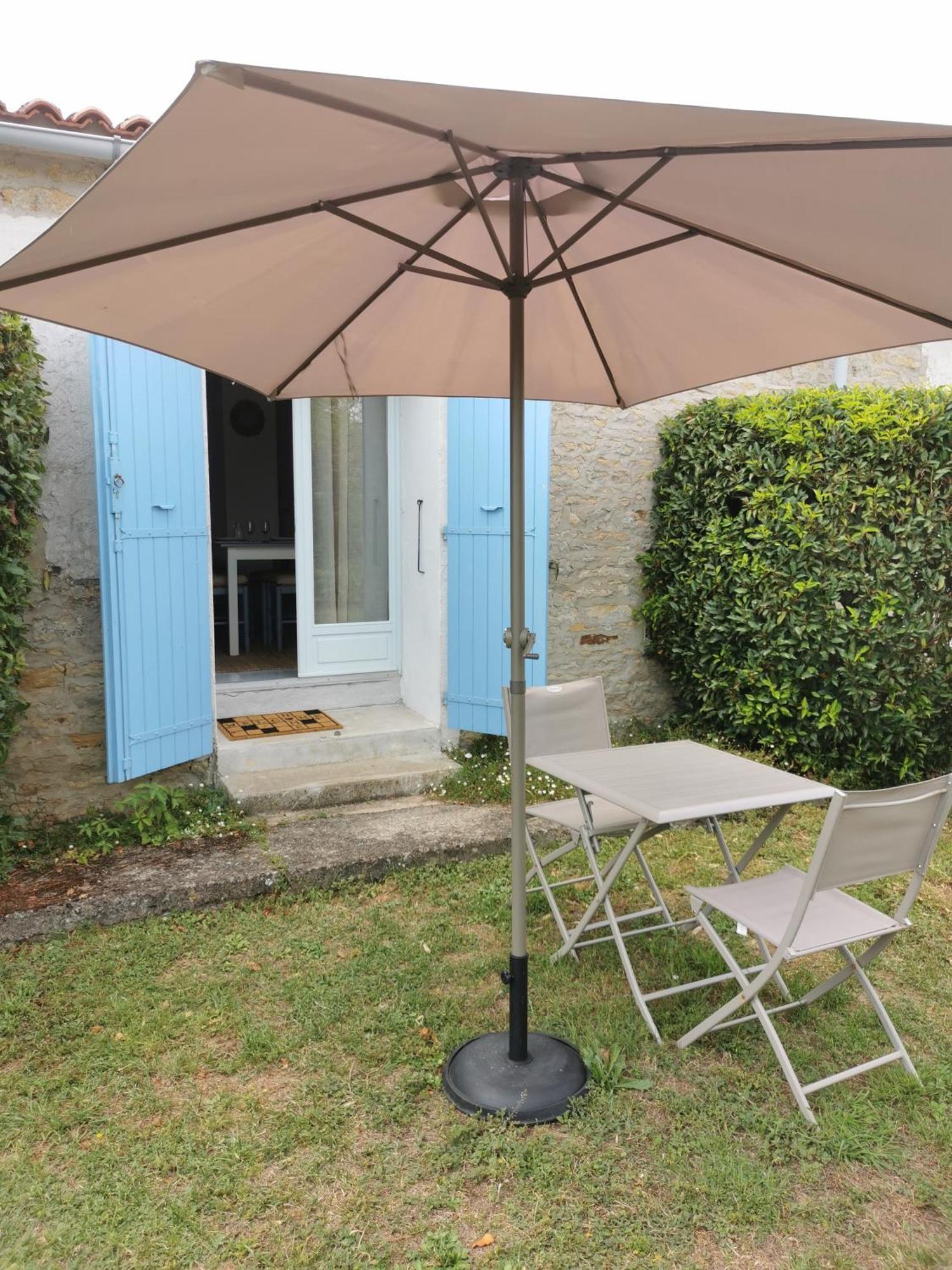 L'Enclos Bleu, Gite - Marais Poitevin Avec Piscine Chauffee Appartement Chaille-Les-Marais Buitenkant foto